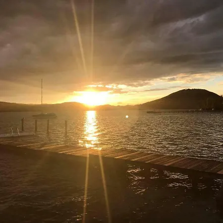 Haus Auer Kwatera prywatna Weyregg am Attersee