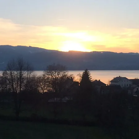 Homestay Haus Auer Weyregg