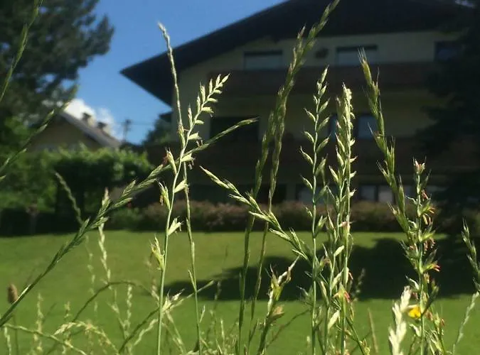 Haus Auer Δωμάτια σε οικογενειακή κατοικία